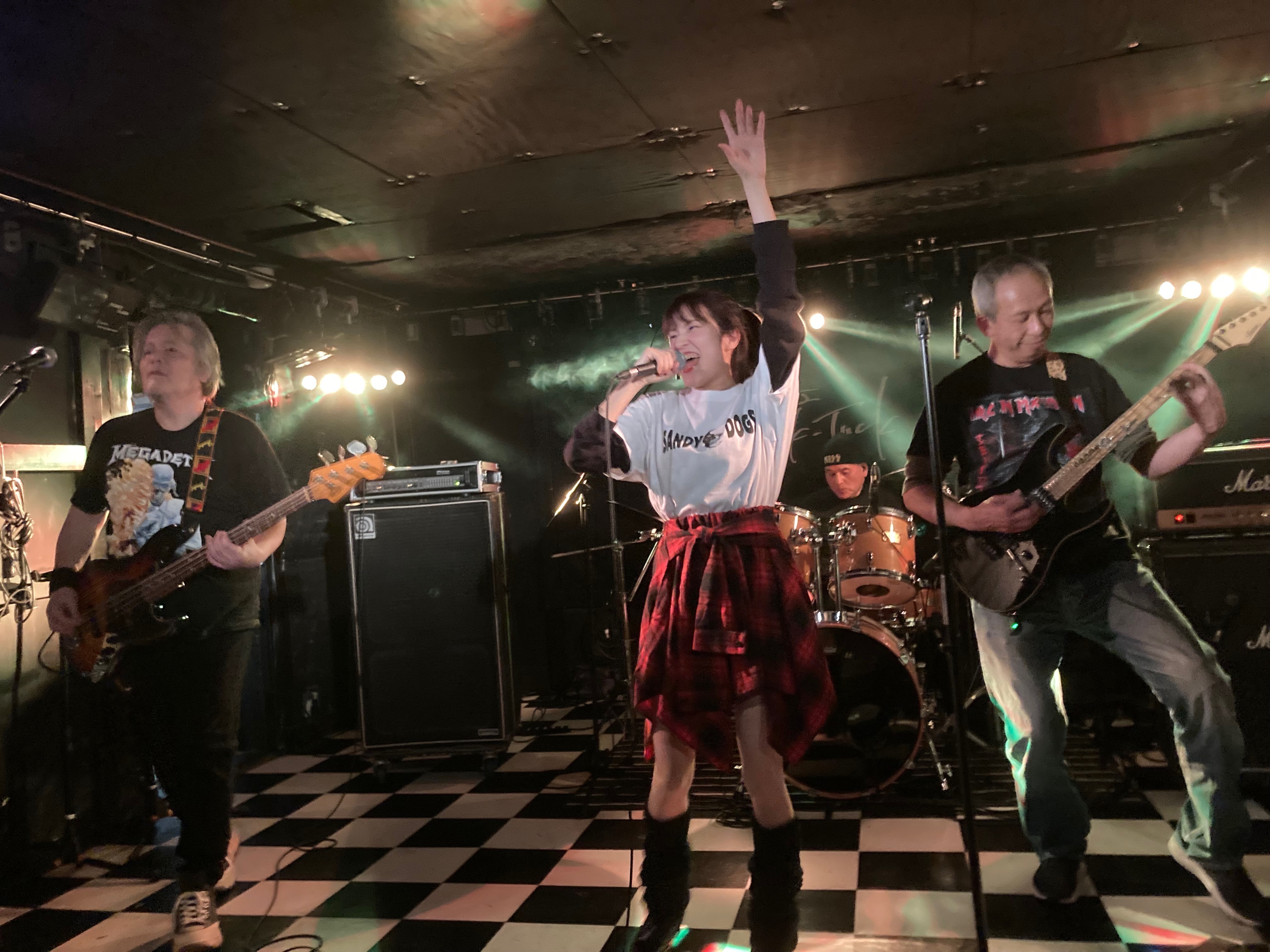 後半の照明演出とステージ